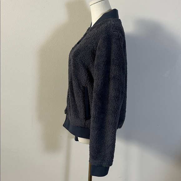 Patagonia Women Navy Fuzzy Comfy Full Zip Sherpa Bomber Jacket Athleisure Gorp M - Picture 5 of 12